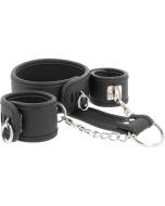 FETISH SUBMISSIVE - HALSKETTE UND HANDSCHELLEN AUS VEGANEM LEDER MIT NOPRENE-FUTTER